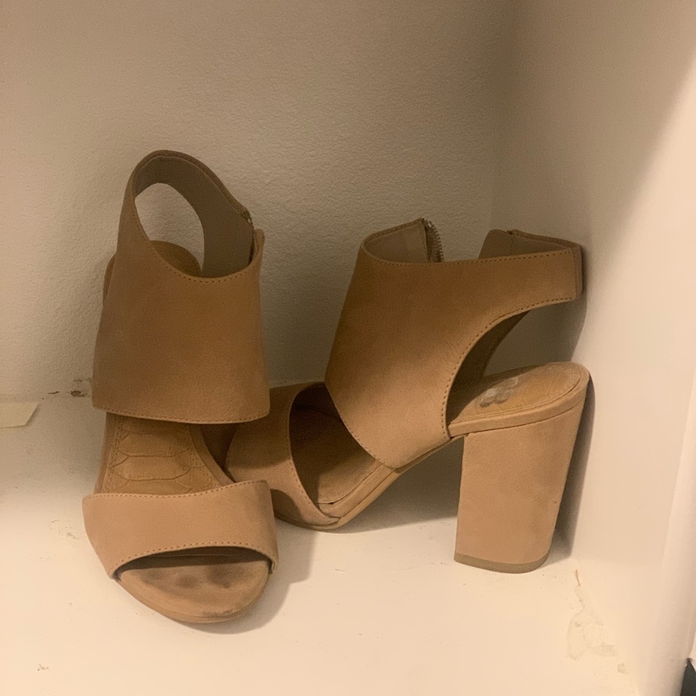 Tan heels
